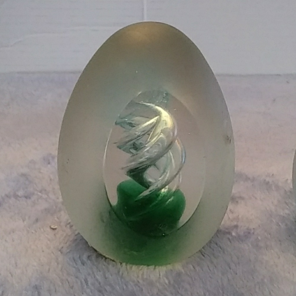 Paper weights - Picture 2 of 3